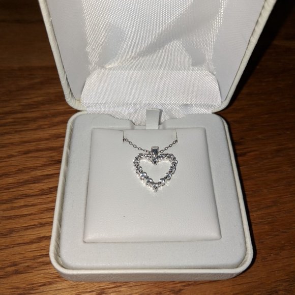 White Sapphire Heart Necklace - Picture 3 of 5